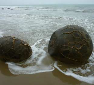 Moeraki Boulders