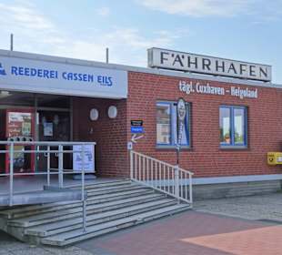 Das Abfertigungsgebäude des Fährhafens