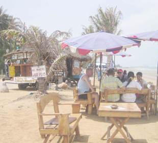 Sing's Beach Bar neben den Evasons