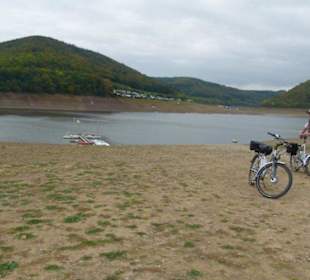 Edersee während einer Trockenperiode