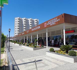 Blick auf die Geschäftsarkade