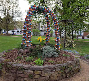 Osterkrone am Saint-Maurice-Platz