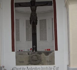 Kriegerdenkmal auf dem Friedhof