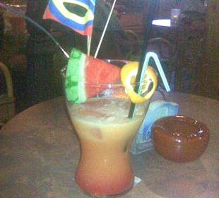 Ricos Bar an der Promenade.