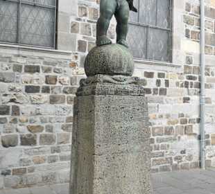 Das Fischpüddelchen auf der Brunnensäule