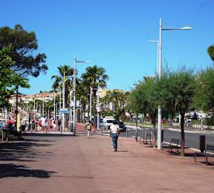 Promenade an Yachthafen von Bandol