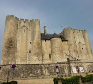 Le Donjon