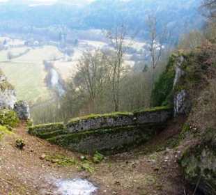 Burgmauer unterhalb