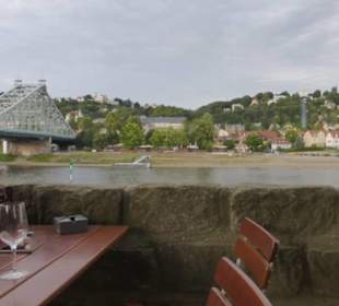 SchillerGarten: Blick auf Blaues Wunder und Elbe