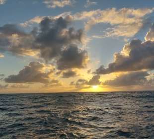 Sonnenaufgang auf dem Meer