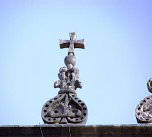 St. Blasiuskirche daneben