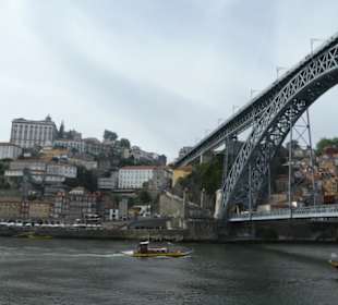 Blick Richtung Brüücke auf unterer Ebene