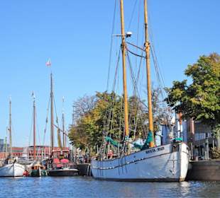 Der Museumshafen Lübeck von der Wasserseite