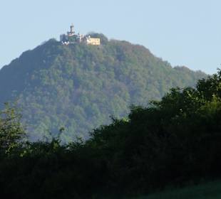 Milešovka s observatoří na vrcholu