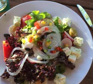 Großer gemischter Salat mit Feta