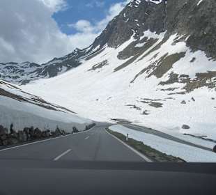 Abwärts nach Österreich