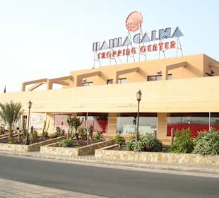 Einkaufsmöglichkeiten vor dem Hotel