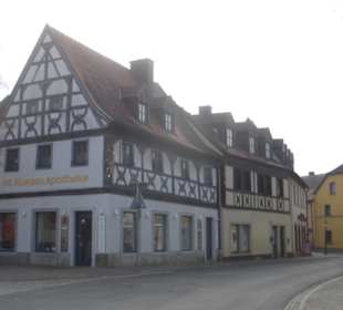 Bahnhofstraße / Marktstraße: St. Florian Apotheke