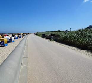 Die Promenade am Strand von Döse