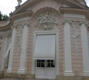 Bei der Amalienburg im Schlosspark Nymphenburg