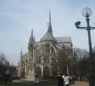 Il retro della chiesa