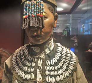 Schamanin im Übersee-Museum