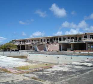 Verlassenes North Point Surf Resort