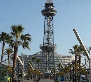 Turm von einer Seilbahn die auf den Montjuic führt