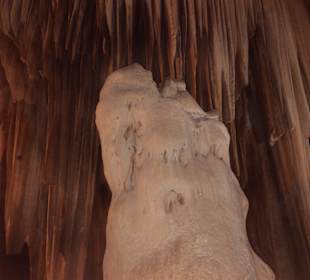 Bizarre Figur in der Höhle Cango Caves
