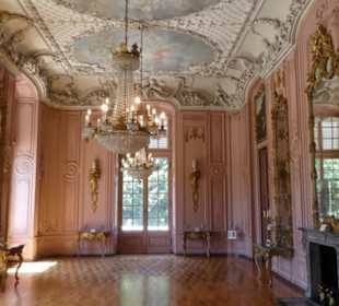 Im Hauptgebäude im EG