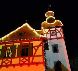 Nebengebäude in Licht
