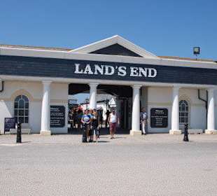 Eingang zum Vergnügungskomplex