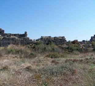 In der Ruinenstadt 2