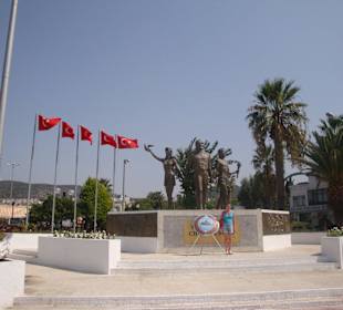 An der Hafenkante von Kusadasi