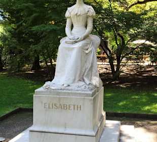 Das Denkmal für die Kaiserin im Sissi-Park