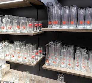 Im Museumsshop der Stiegl Brauwelt