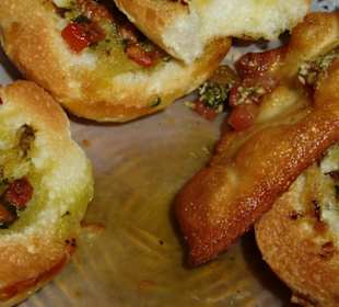 Das Fettigeste Pizzabrot der Welt