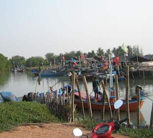 Fischerhafen in Haad Chao Samran