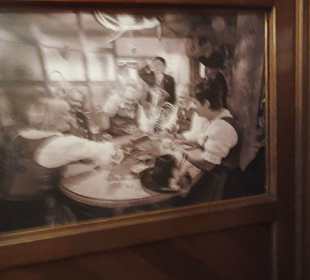Alte Bilder im Restaurant