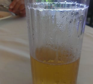 Plastikgläser wärend den MahlzeitenMhh lecker?
