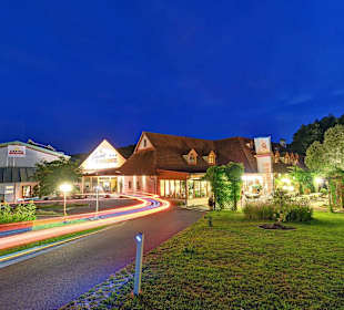 Kaminstube bei Nacht