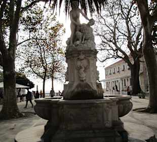 Platz vor Restaurant Dubravka 1836