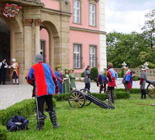 Vystoupení před hradem