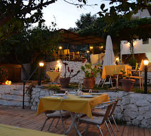Leymona Restaurant am Abend