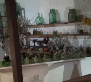 Erdgeschoss - Destillieranlage für Kräuter + Likör