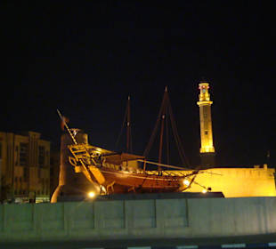 Dubai Museum bei Nacht