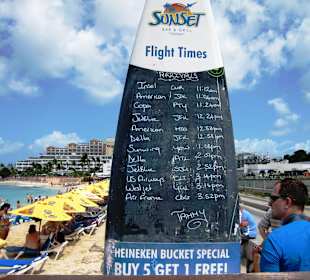 Besagtes Surfbrett mit Ankunftzeiten