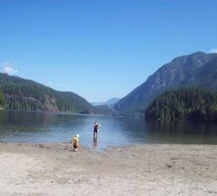 Blick auf den Buntzen Lake
