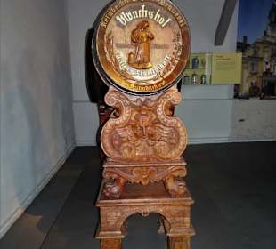 Historisches Bierfass in Prunkausführung