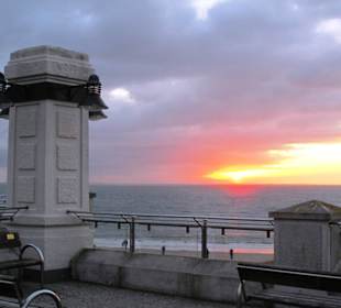 Sonnenuntergang vor dem Hotel